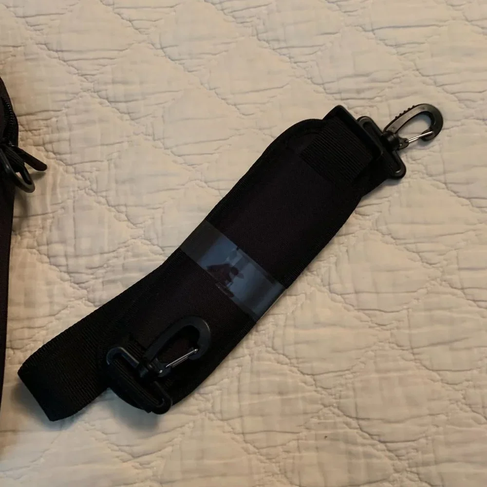 CLEARANCE !! AMAZON LAPTOP CASE BAG 17.3
